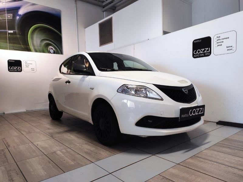 LANCIA Ypsilon 3ª serie Ypsilon 1.0 FireFly 5 porte S&S Hybrid Ecochic Silver - Cozzi